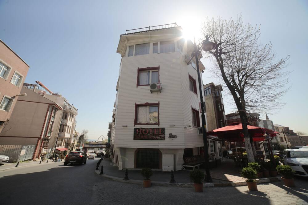 Rose Bouquets Hotel Istanbul Exterior photo