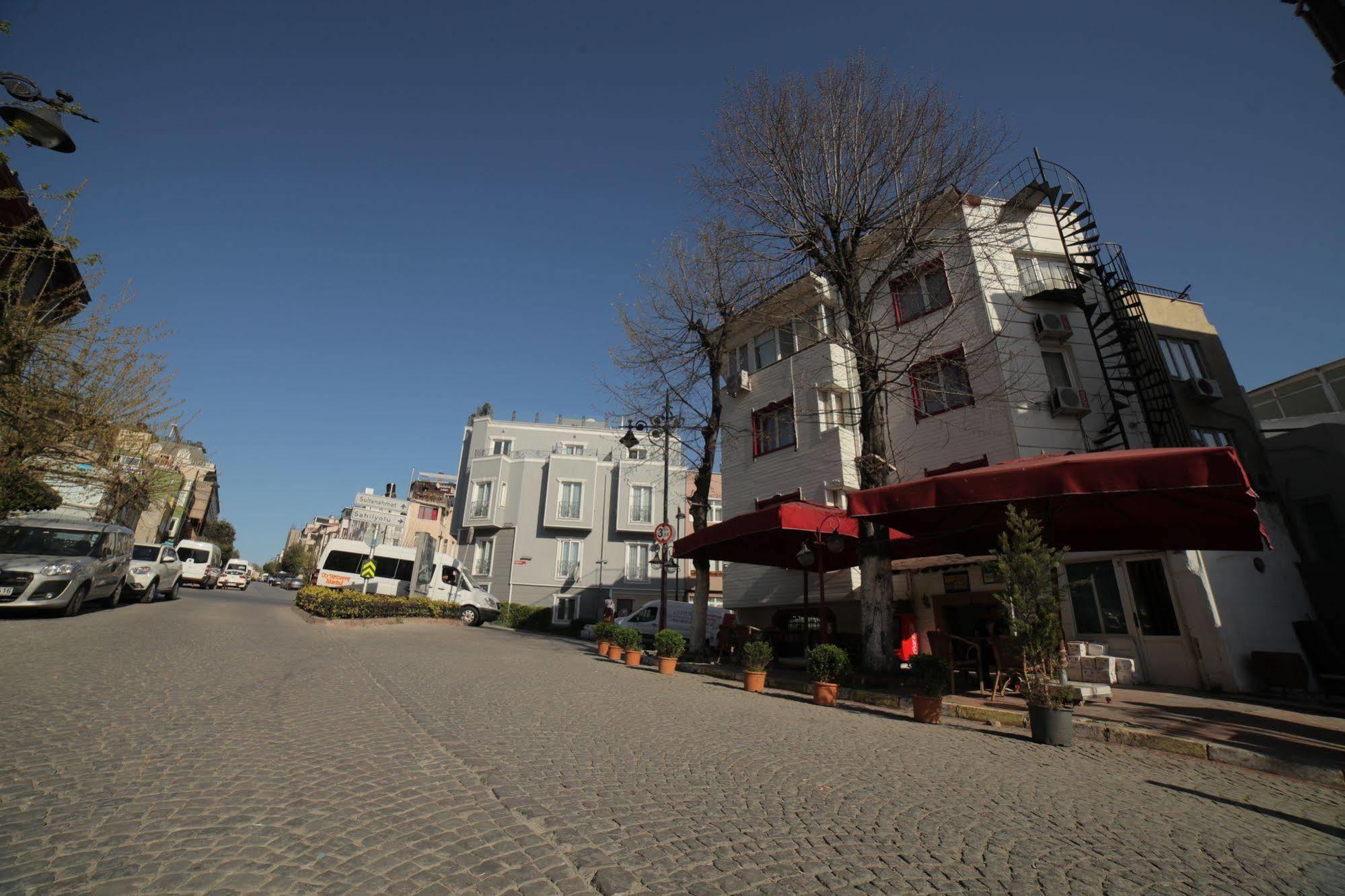 Rose Bouquets Hotel Istanbul Exterior photo